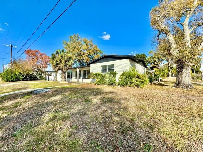 Building Photo - 1101 46th St N