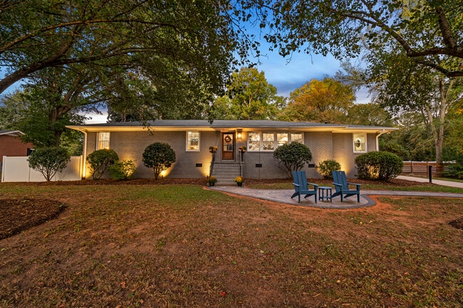 Front Patio - 3415 Pinehill Rd