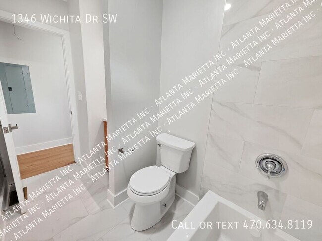 Building Photo - 1346 Wichita Dr SW