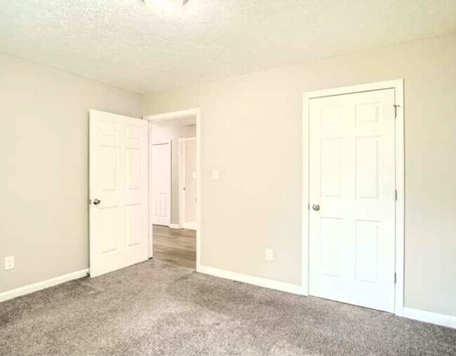 Building Photo - 1967 Faith Cv