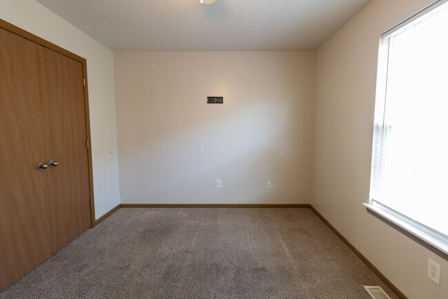 Building Photo - 1433-1435 Bodie Drive