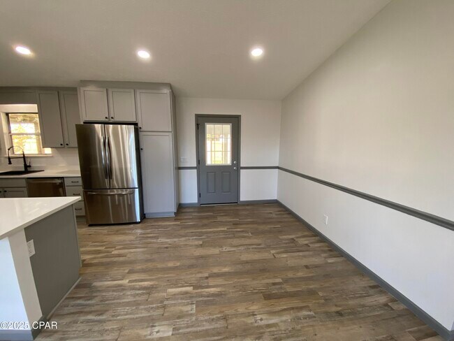 Building Photo - 3913 Verona Cir