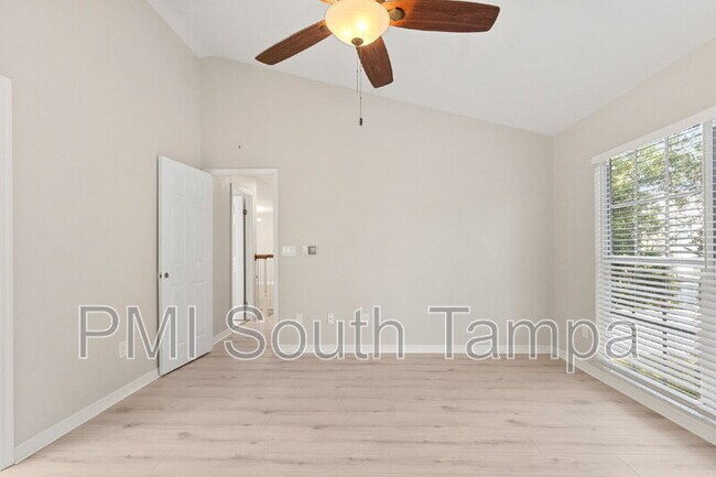 Building Photo - 3110 W Villa Rosa St