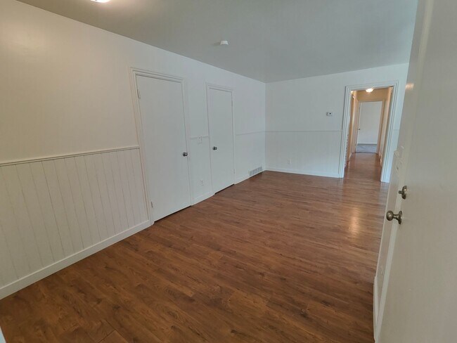 Building Photo - 6 W 1400 S