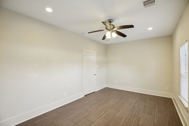 Building Photo - 209 Burr St