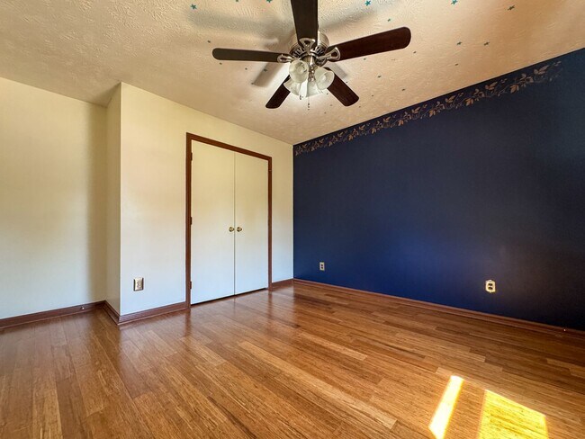 Building Photo - Charming 3 Bed 2.5 Bath Fayetteville Home