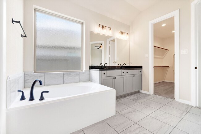 Building Photo - 29434 Cherry Vine Rd