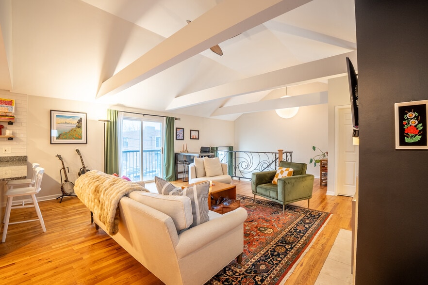 Building Photo - 1111 N Honore St