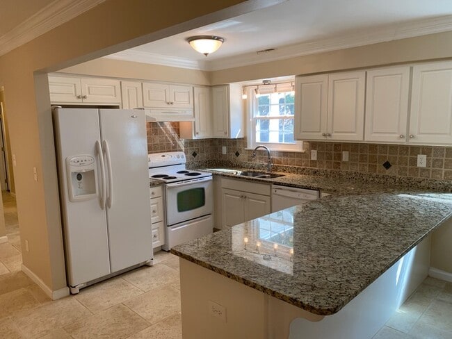 Building Photo - Spacious Ranch House in North Raleigh