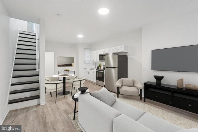 Building Photo - 1529 N Hollywood St