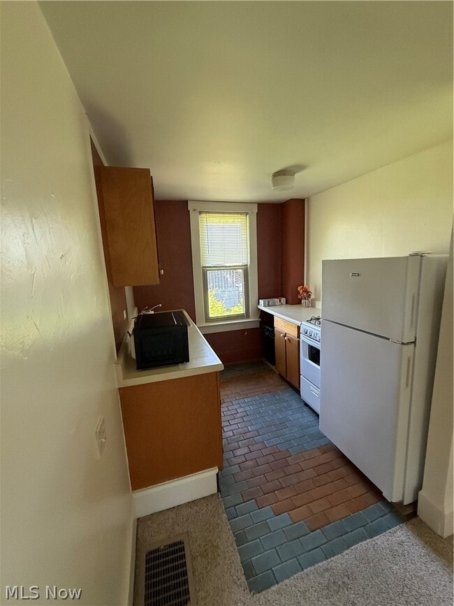 Building Photo - 809 Shinnick St