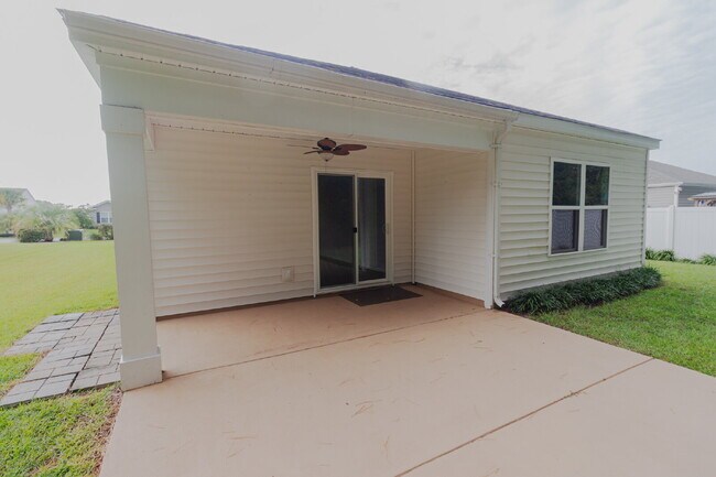 Building Photo - Cozy 3 Bedroom Home with Covered Patio