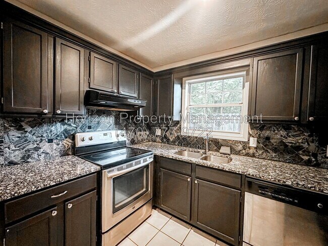 Building Photo - 4925 Farmstead Ct NE