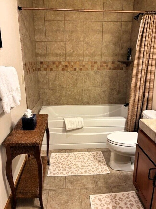 Building Photo - Summer Seasonal Rental - The Cache at Union Creek #3-101