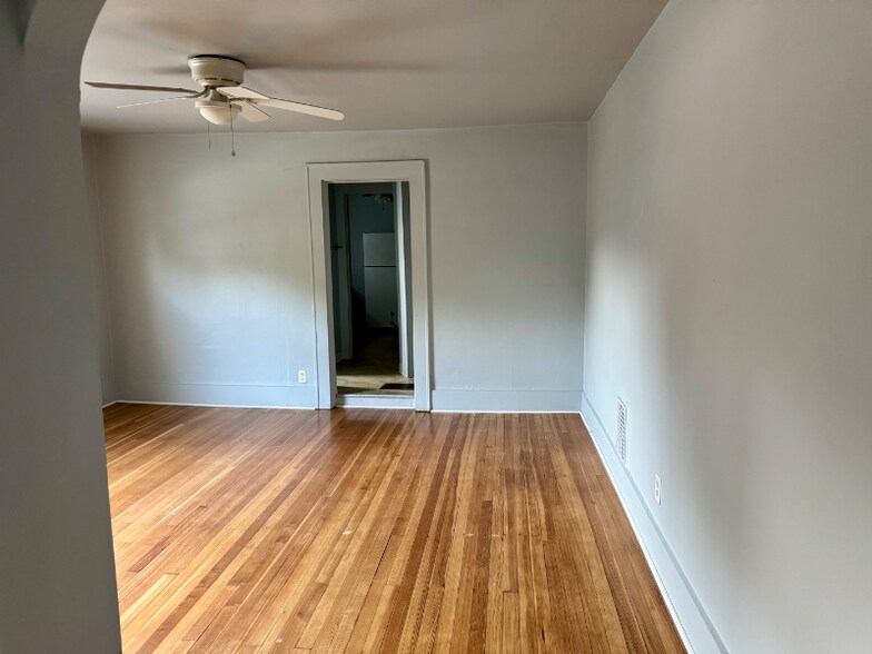 Building Photo - 302 N Colorado Ave