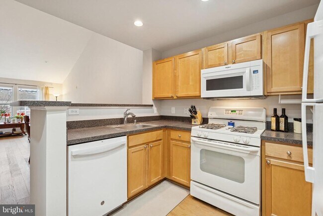 Building Photo - 12000 Market St