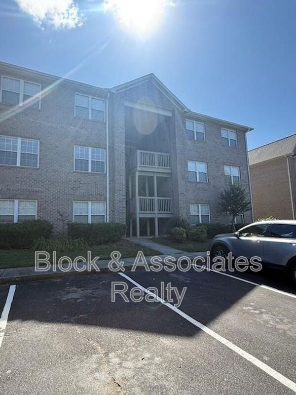 Building Photo - 4068 Bentley Dr