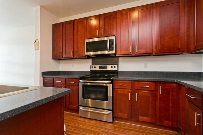 Building Photo - Pet friendly 3/2.5/2 In the heart of Kapolei