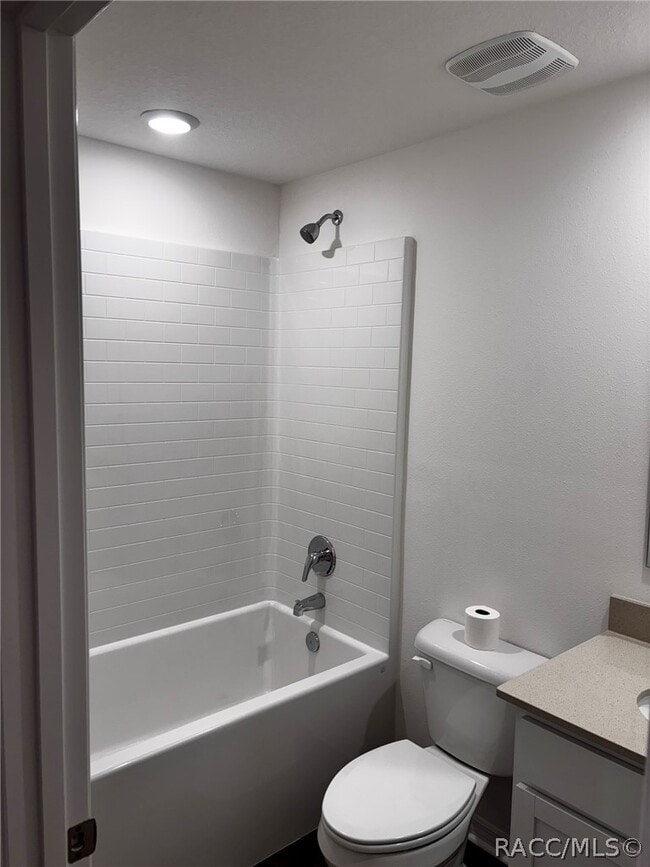 Building Photo - 2845 W Gardenia Dr