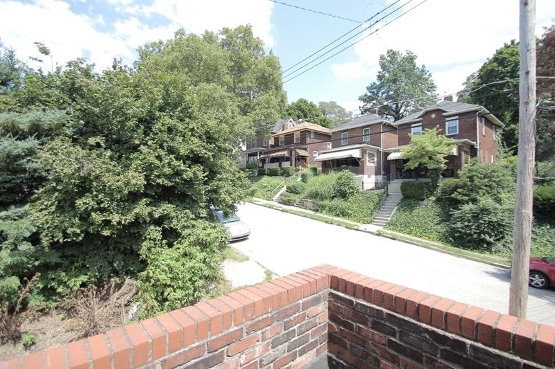 Building Photo - 8009 St Lawrence Ave