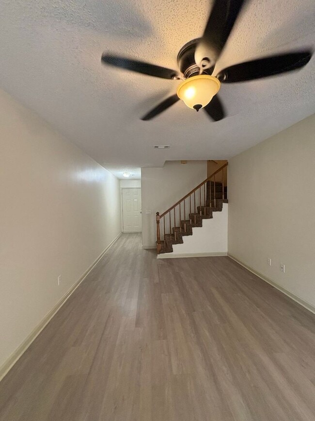 Building Photo - 3129 Achey Dr