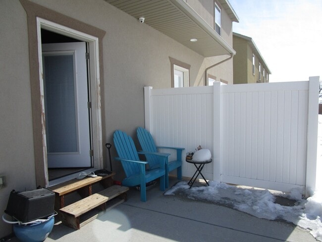 Building Photo - Beautiful 3 bed 2.5 bath Split Mountain Condo.