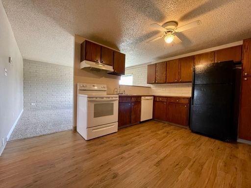 Building Photo - 2 Bed, 1 Bath Apartment In Firestone | $1,000 move in bonus
