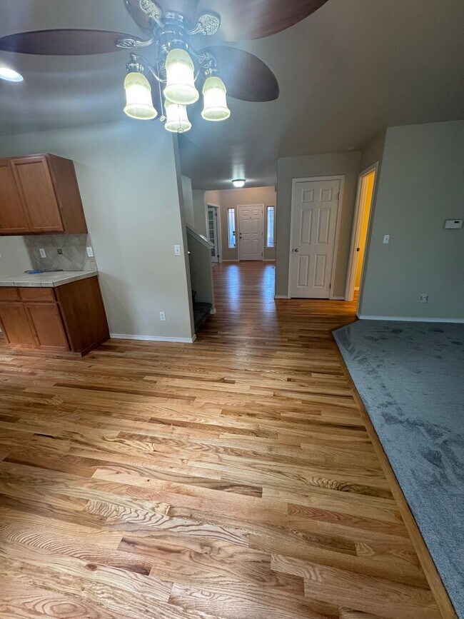 Building Photo - Three Bedroom, 2 Bath Home with New Carpet...