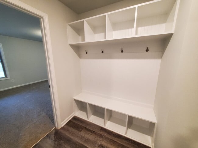 Building Photo - 120 Sublett Dr