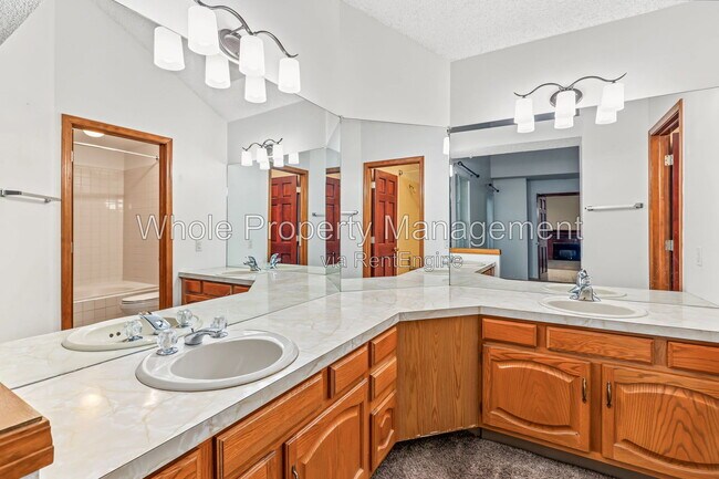 Building Photo - 3441 W 98th Dr