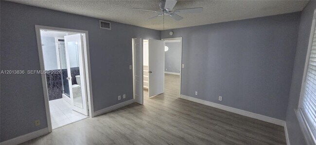 Building Photo - 8750 Royal Palm Blvd