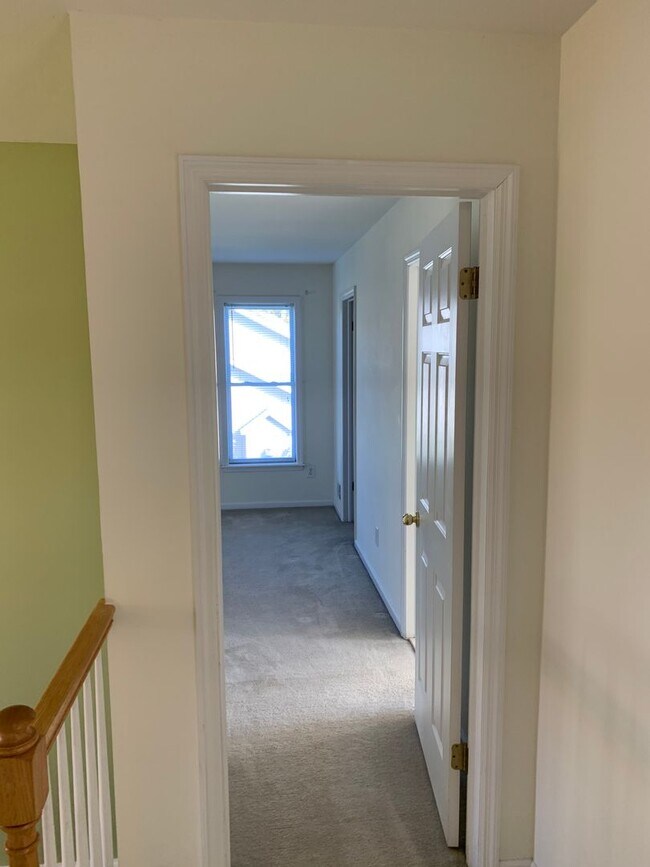 Building Photo - Beautiful Single Family For Rent NOW! Must...