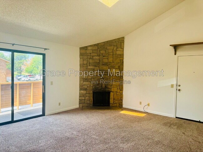 Building Photo - 3275 S Ammons St