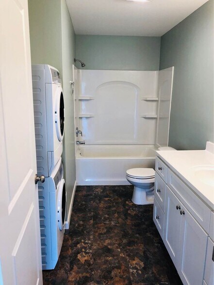 Building Photo - 105 Birdseye View Dr