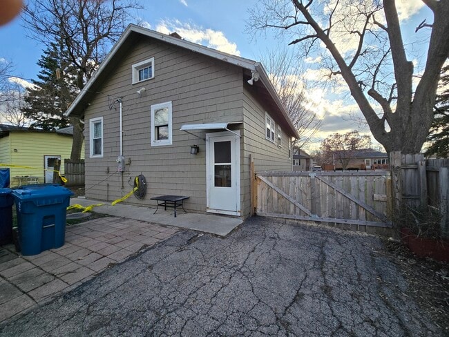 Building Photo - 185 Pick Ave