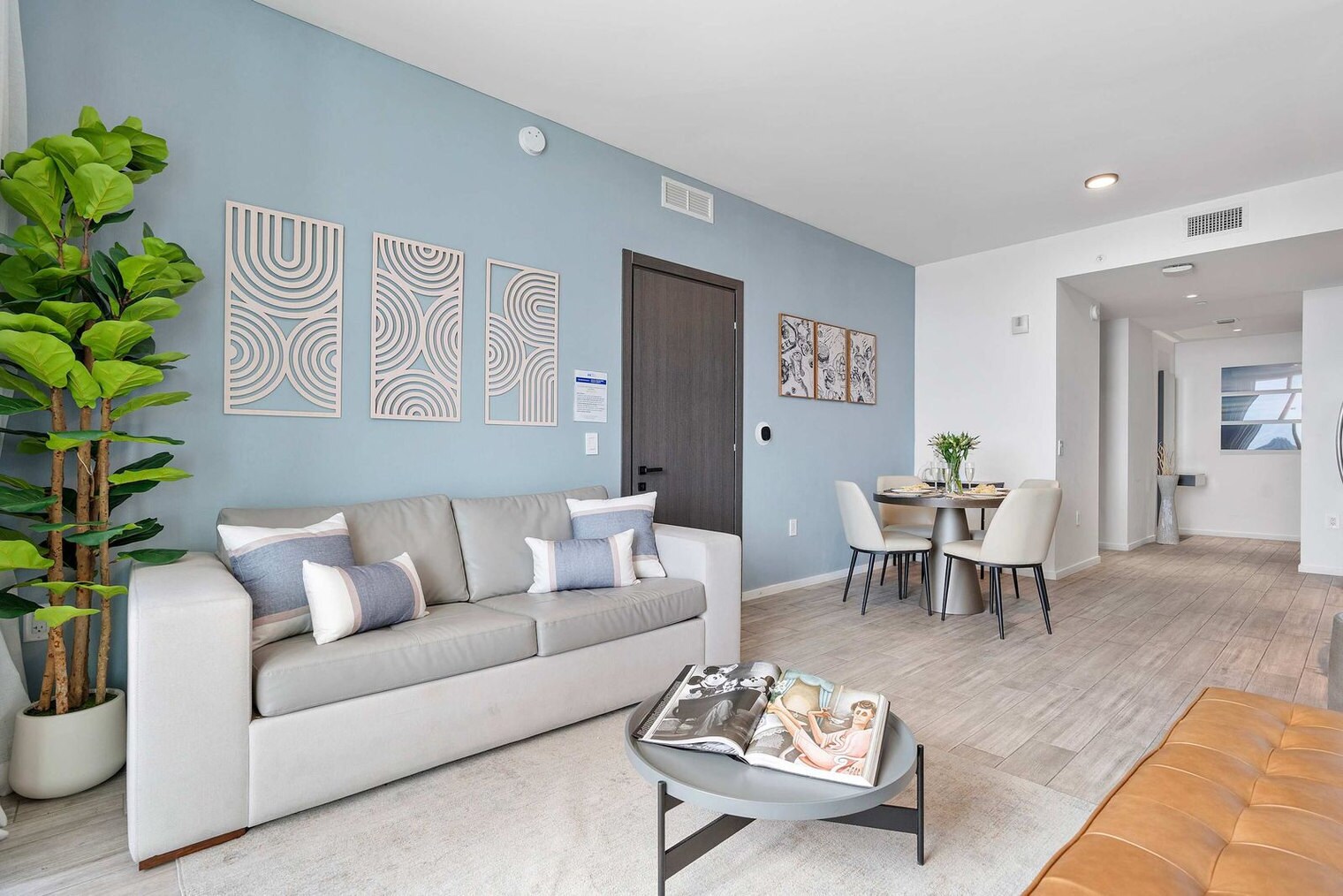 Building Photo - 398 NE 5th St