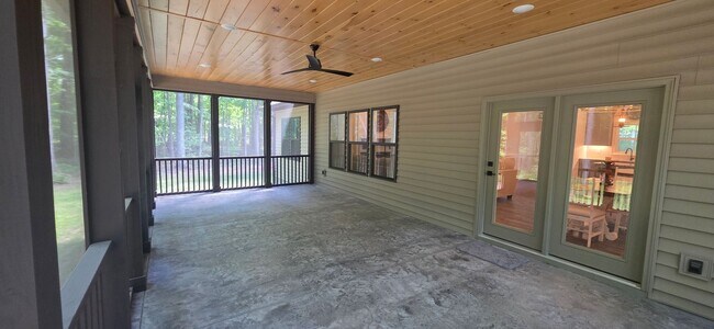 Building Photo - 3 bedroom / 2 bath new build in Fairfield Glade available for 12 month lease