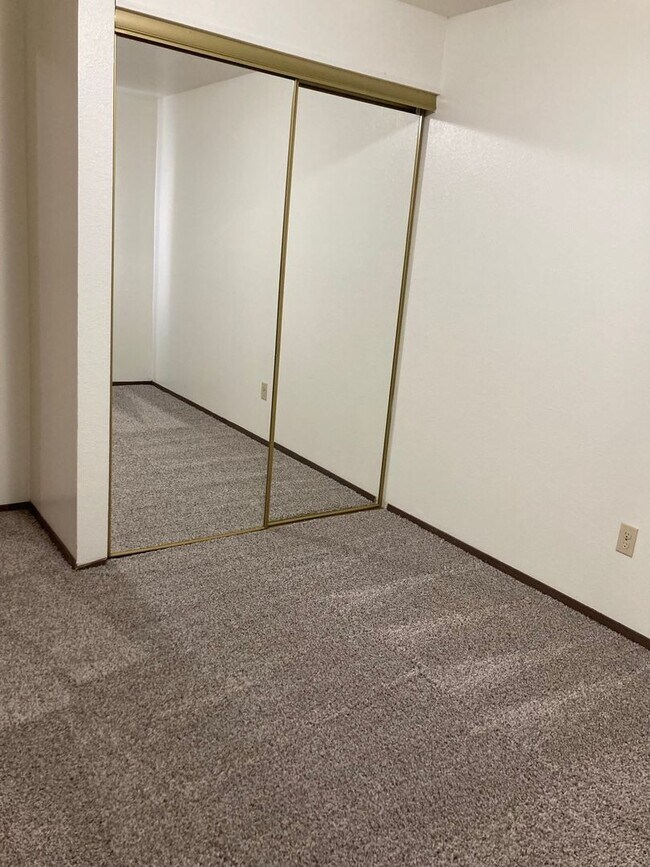 Building Photo - Lippman-3