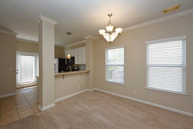 Building Photo - 2 BR Harbor Village Condo