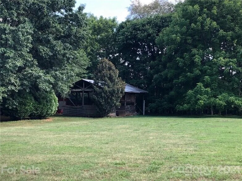 Building Photo - Room in House on Ranson Rd