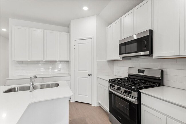Building Photo - 117 Imola St