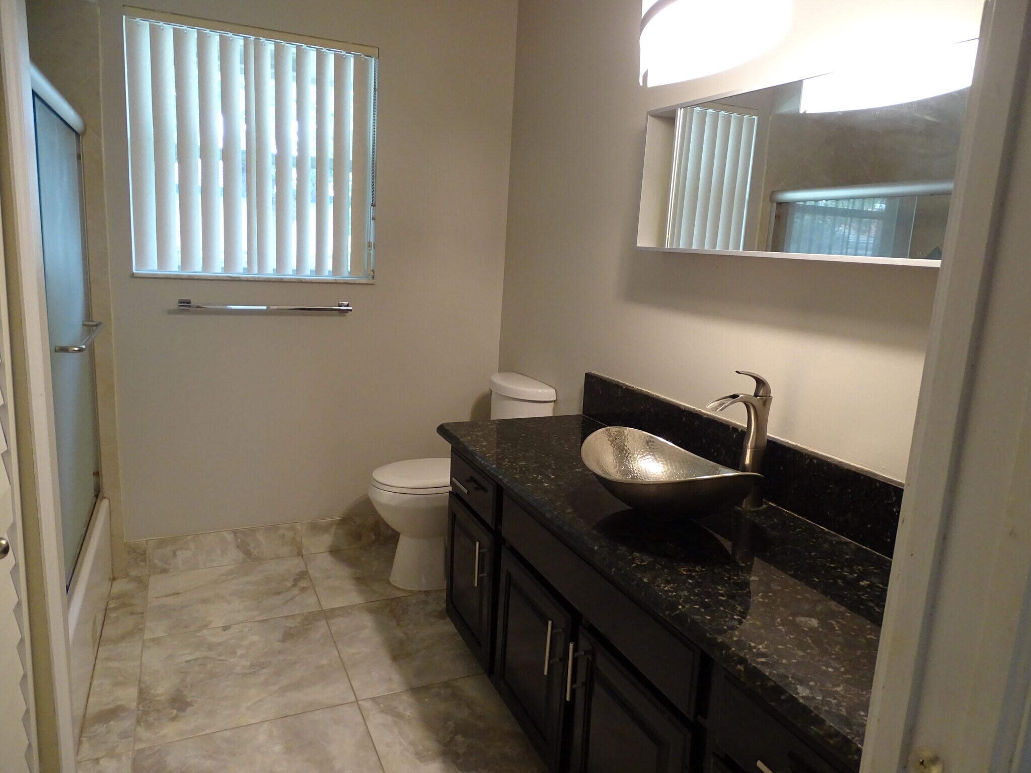 Full Bathroom - 6325 Winding Lake Dr