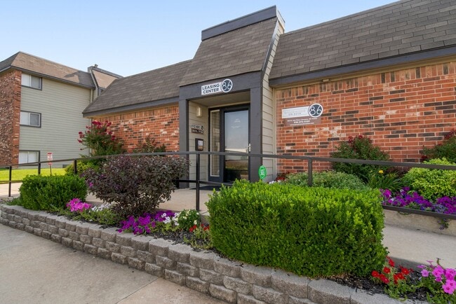 Building Photo - 1 Bedroom, 1 Easy Utility Fee — Stress-Free Living