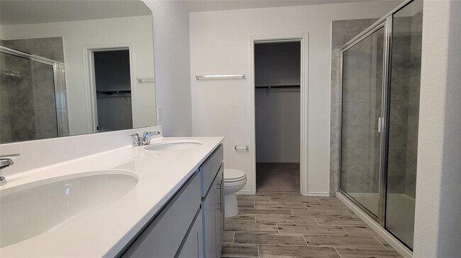 Building Photo - 217 Redonda Dr