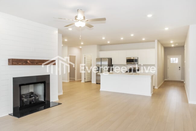 Building Photo - 105 Ashby Pond Dr