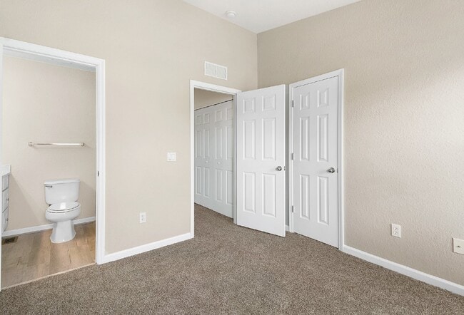 Building Photo - **NEWLY REMODELED ** MAINTENANCE FREE TOWN...