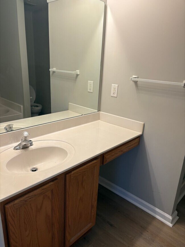 Building Photo - 2224 Winthrop Chase Dr