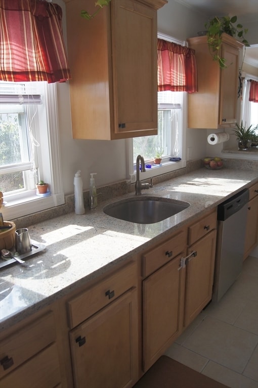 Building Photo - 39 Cabot St