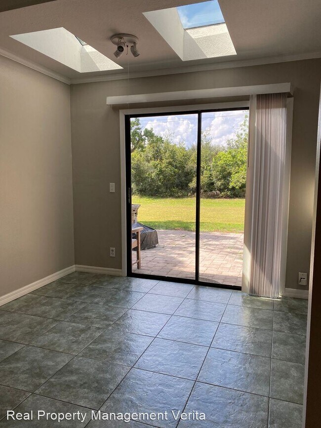 Building Photo - 2 br, 2.5 bath House - 2888 Wareham Ct