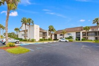 Building Photo - 3500 Twin Lakes Terrace